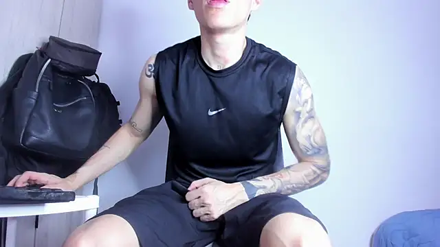 Snapshot of enzo_bvlgari chatting on March 19, 2026, 7:25 pm enzo bvlgari online show from March 19, 2026, 7:25 pm