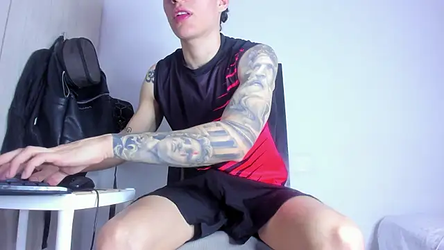 Snapshot of enzo_bvlgari chatting on February 19, 2026, 3:20 pm enzo bvlgari online show from February 19, 2026, 3:20 pm