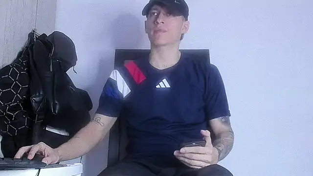 Snapshot of enzo_bvlgari chatting on January 10, 2026, 1:45 am enzo bvlgari online show from January 10, 2026, 1:45 am