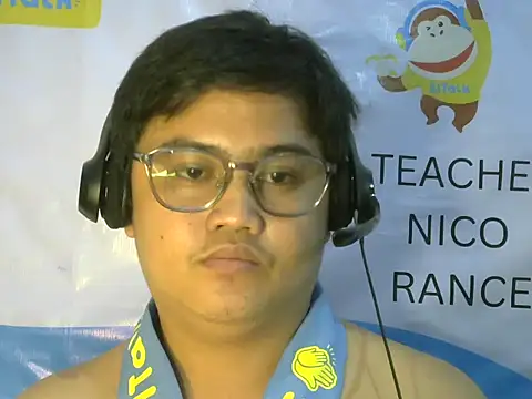 Snapshot of Yummy_Tommy21 chatting on September 20, 2025, 5:18 pm Yummy Tommy21 online show from September 20, 2025, 5:18 pm