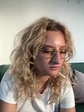 MileySummer online show from March 18, 2025, 3:22 pm