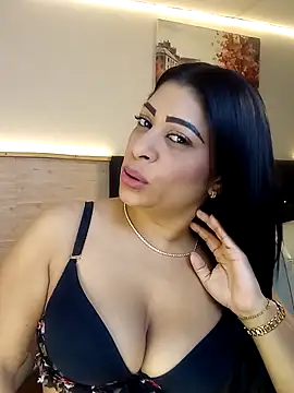 Snapshot of Lashmy111 chatting on April 3, 2026, 5:14 am Lashmy111 online show from April 3, 2026, 5:14 am