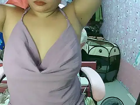 Snapshot of shaira4u chatting on July 19, 2026, 7:28 am shaira4u online show from July 19, 2026, 7:28 am