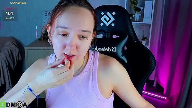 Fera1 Berry online show from November 14, 2025, 3:37 pm