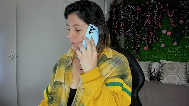 Snapshot of SarahDeyvis chatting on February 26, 2026, 1:11 pm SarahDeyvis online show from February 26, 2026, 1:11 pm