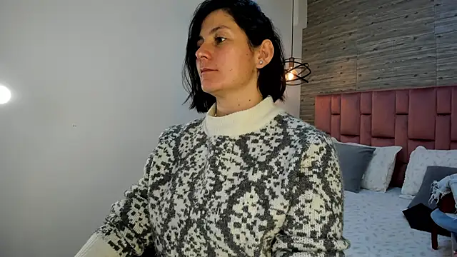 SarahDeyvis online show from March 17, 2025, 2:01 pm