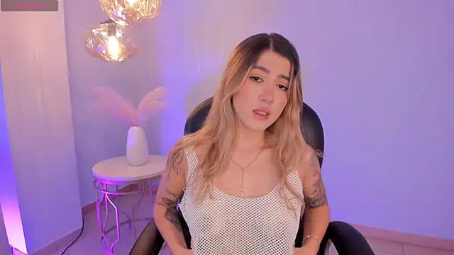 EveBensonX online show from September 12, 2025, 7:46 pm