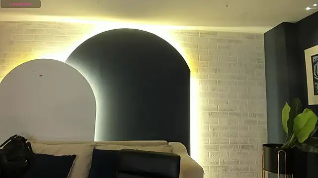 EveBensonX online show from March 22, 2025, 12:25 pm