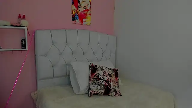 18candys online show from October 4, 2025, 10:00 pm