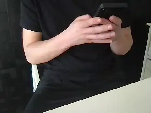 Hottie-James01 online show from March 1, 2026, 12:16 pm