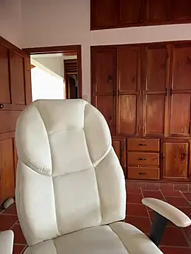 Ale Lewis online show from February 6, 2026, 9:00 pm