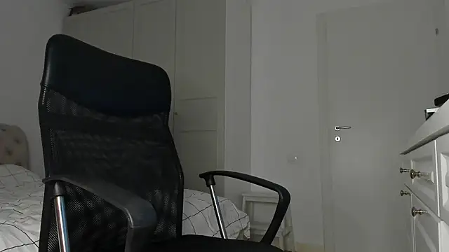 MichaelMasterss online show from June 29, 2026, 9:58 pm