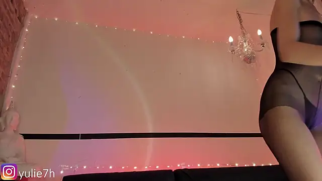 Snapshot of _Jessy_Moon_ chatting on February 21, 2025, 10:59 pm Jessy Moon online show from February 21, 2025, 10:59 pm