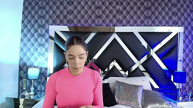 Snapshot of victoriaa_lee_ chatting on February 25, 2025, 9:48 pm victoriaa lee online show from February 25, 2025, 9:48 pm