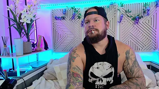 xBuzzRightHerex online show from September 8, 2025, 5:12 pm