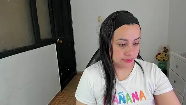 smile sweetpao online show from November 12, 2025, 1:04 pm