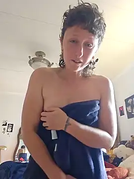 Snapshot of mossy_kiss chatting on December 13, 2024, 5:10 pm mossy kiss online show from December 13, 2024, 5:10 pm