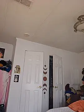 Snapshot of mossy_kiss chatting on November 2, 2025, 6:02 pm mossy kiss online show from November 2, 2025, 6:02 pm