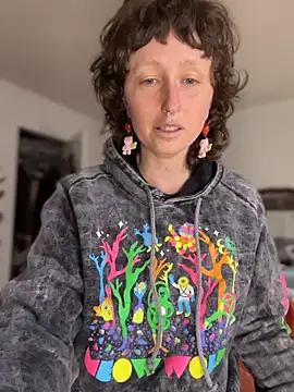 mossy kiss online show from February 15, 2026, 6:29 pm