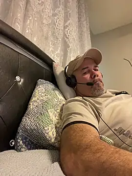 Snapshot of Cristian-Brayan chatting on March 9, 2026, 9:18 pm Cristian-Brayan online show from March 9, 2026, 9:18 pm