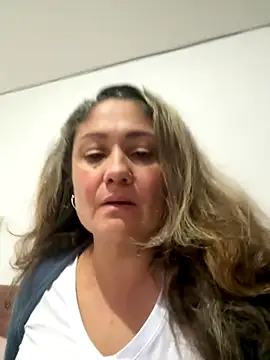 gabiTetas online show from October 10, 2025, 10:21 pm