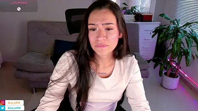 Snapshot of ImLui_lu chatting on February 19, 2025, 10:53 pm ImLui lu online show from February 19, 2025, 10:53 pm