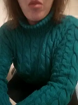 Snapshot of ROXOLANAA_SEXY chatting on October 16, 2025, 4:15 pm ROXOLANAA SEXY online show from October 16, 2025, 4:15 pm