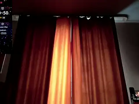 Snapshot of ROXOLANAA_SEXY chatting on March 17, 2025, 8:18 am ROXOLANAA SEXY online show from March 17, 2025, 8:18 am