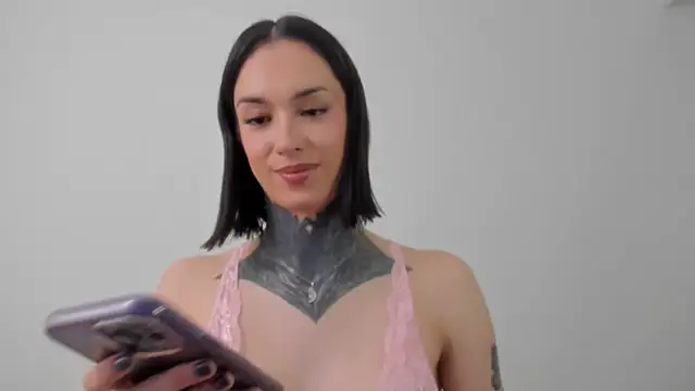 All yours555 online show from November 15, 2025, 9:41 pm