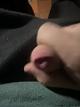 Snapshot of kleinerAlex chatting on April 4, 2026, 11:33 pm kleinerAlex online show from April 4, 2026, 11:33 pm