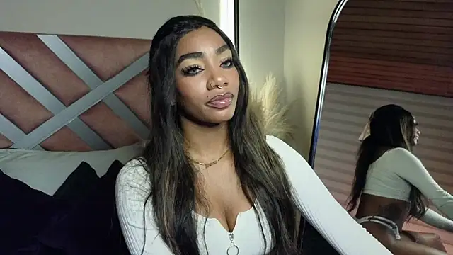 Snapshot of emely_brandon chatting on February 8, 2025, 11:24 pm emely brandon online show from February 8, 2025, 11:24 pm