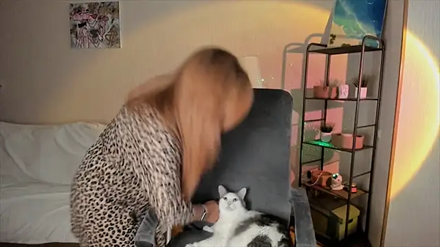 RebeccaMartinez online show from September 29, 2025, 10:54 am