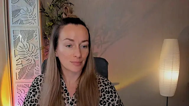 RebeccaMartinez online show from February 10, 2026, 10:14 am