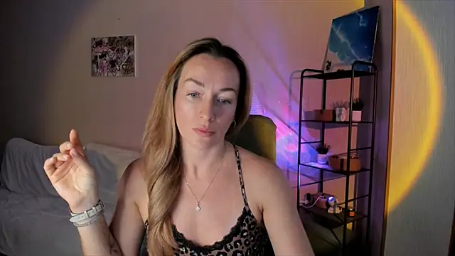 RebeccaMartinez online show from October 11, 2025, 10:49 am