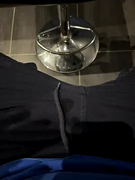 mattexhibe online show from December 18, 2025, 7:50 pm