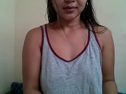 Snapshot of _smiling4u_ chatting on April 6, 2026, 1:12 am smiling4u online show from April 6, 2026, 1:12 am