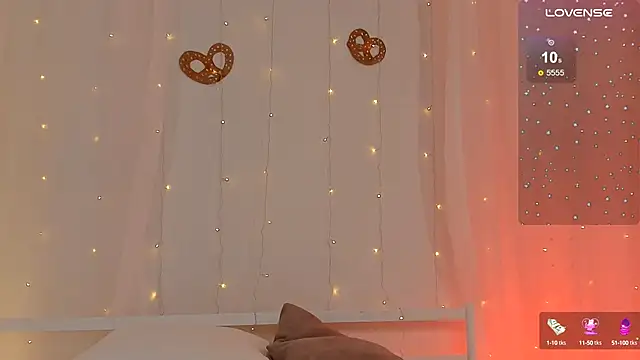 Phoenix Margo online show from September 22, 2025, 4:07 am