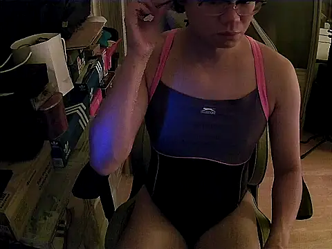 swimsuitloves online show from October 17, 2025, 5:59 pm