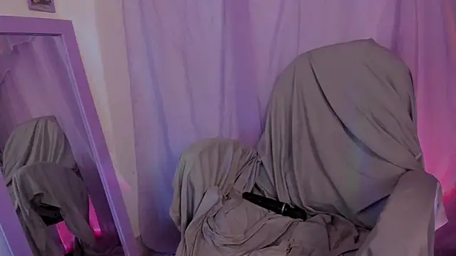 Snapshot of _lh_ chatting on February 4, 2026, 3:07 pm lh online show from February 4, 2026, 3:07 pm