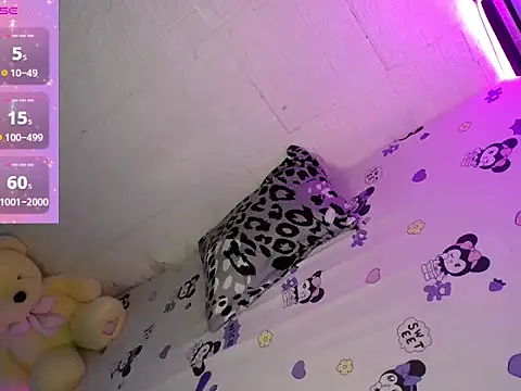 katie white online show from October 19, 2025, 8:28 am