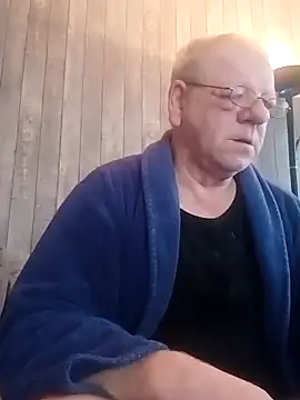 Kuschelb online show from April 13, 2026, 6:06 am