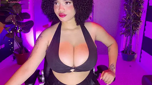 Snapshot of MalaikaBrown chatting on November 12, 2025, 12:20 pm MalaikaBrown online show from November 12, 2025, 12:20 pm