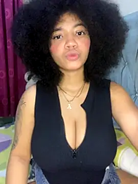 Snapshot of MalaikaBrown chatting on October 26, 2025, 12:33 am MalaikaBrown online show from October 26, 2025, 12:33 am