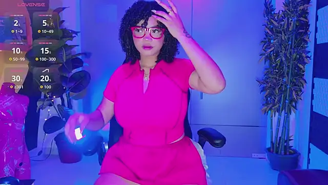 Snapshot of MalaikaBrown chatting on October 22, 2025, 12:04 pm MalaikaBrown online show from October 22, 2025, 12:04 pm