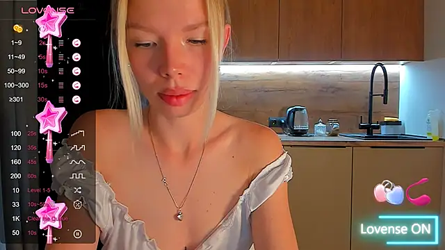Snapshot of Olivia_Bells chatting on September 23, 2025, 8:38 pm Olivia Bells online show from September 23, 2025, 8:38 pm