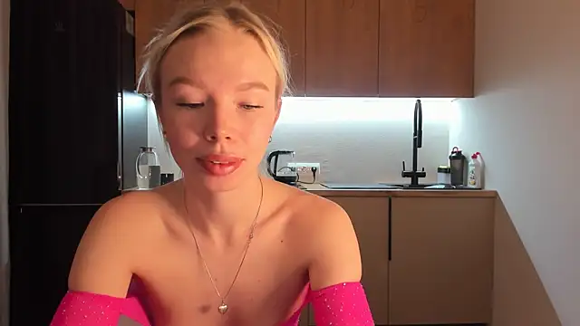 Snapshot of Olivia_Bells chatting on December 19, 2024, 9:27 pm Olivia Bells online show from December 19, 2024, 9:27 pm