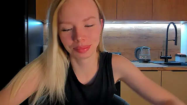 Snapshot of Olivia_Bells chatting on February 25, 2026, 9:14 pm Olivia Bells online show from February 25, 2026, 9:14 pm