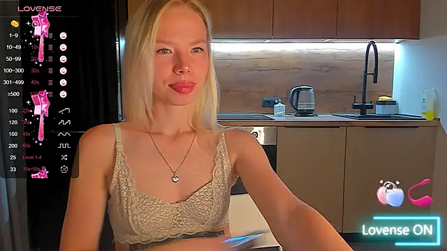 Snapshot of Olivia_Bells chatting on September 11, 2025, 9:15 pm Olivia Bells online show from September 11, 2025, 9:15 pm