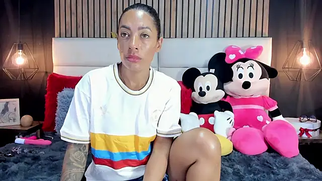 Snapshot of NiicolleMiller chatting on March 20, 2025, 10:40 pm NiicolleMiller online show from March 20, 2025, 10:40 pm