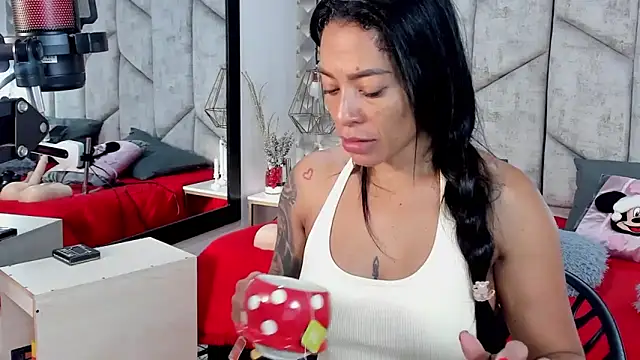 Snapshot of NiicolleMiller chatting on November 20, 2025, 11:55 am NiicolleMiller online show from November 20, 2025, 11:55 am